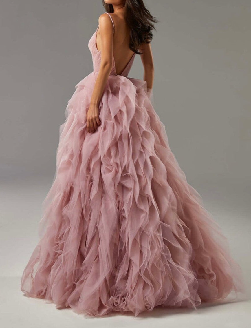 Robe de bal longue à bretelles spaghetti et coupe trapèze