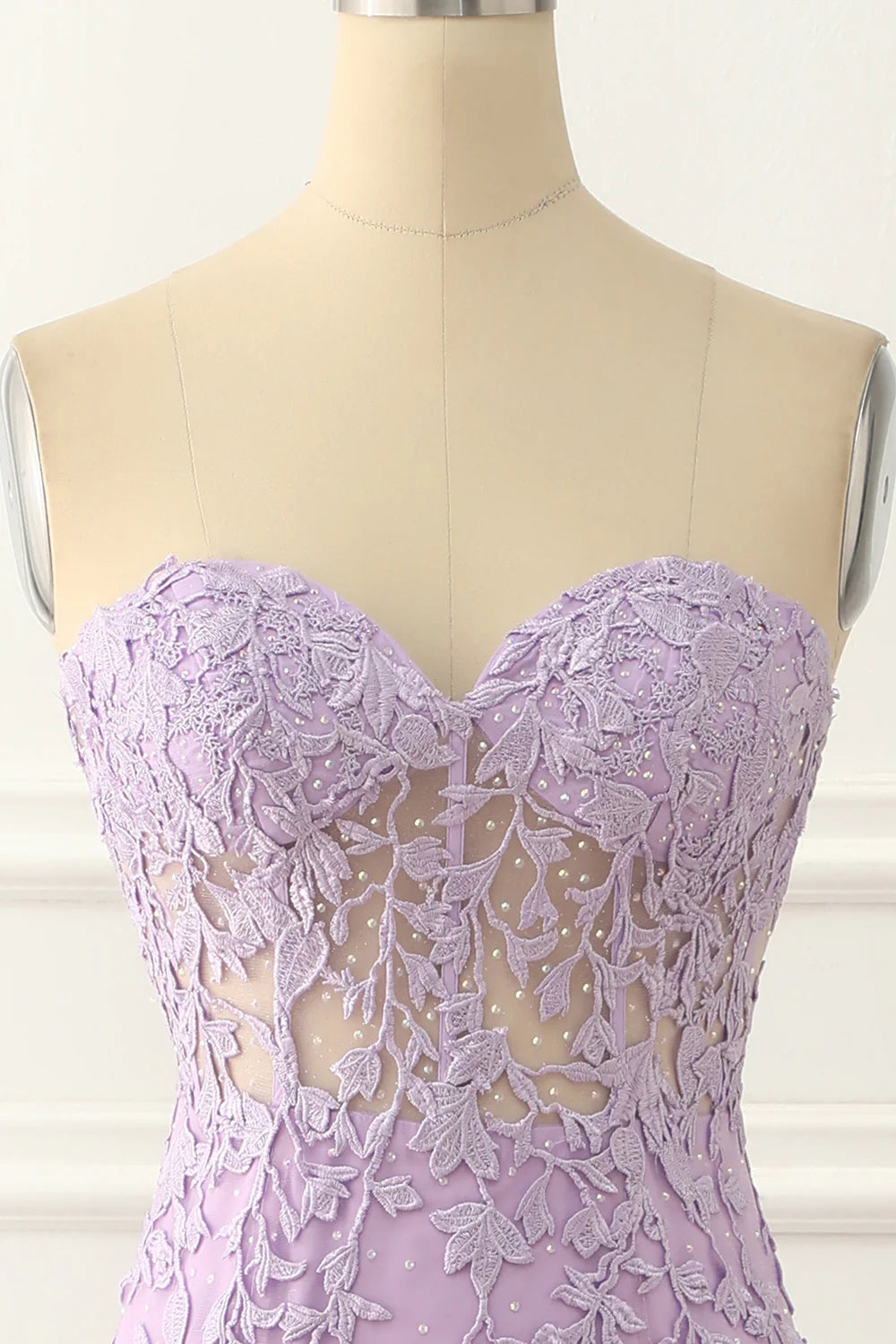 Vestido de fiesta de sirena sin tirantes de tul con apliques