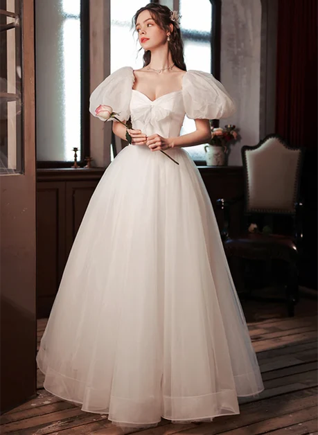 Ivory Tulle A-Line Sweetheart Lace-up Floor-Length Dress