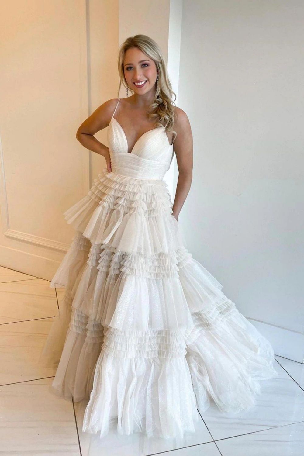 Weitese New Arrival A Line Spaghetti Straps White Bridal Evening Dresses with Ruffles