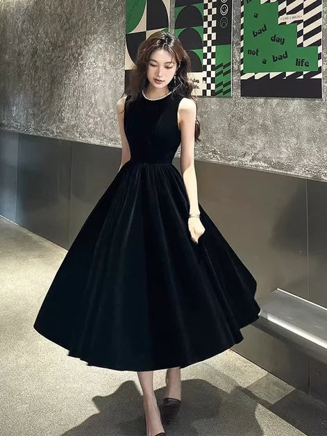 Black Velvet A-Line Scoop Neck Zipper Back Tea-Length Dress