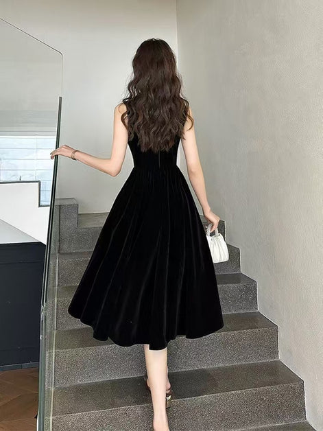 Black Velvet A-Line Scoop Neck Zipper Back Tea-Length Dress