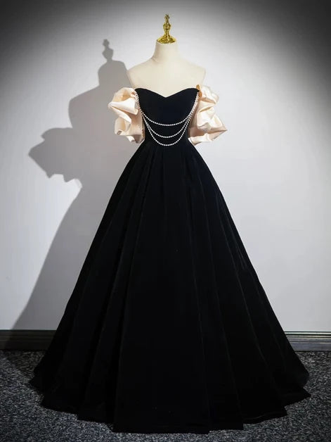 Black Velvet A-Line Sweetheart Lace-Up Back Floor-Length Dress