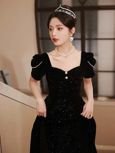 Black Velvet A-Line Sweetheart Back Zip Floor-Length Dress