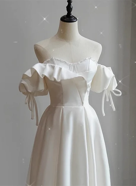 Ivory Satin A-Line Sweetheart Zipper Back Floor-Length Dress
