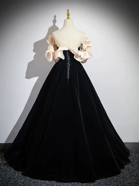 Black Velvet A-Line Sweetheart Lace-Up Back Floor-Length Dress