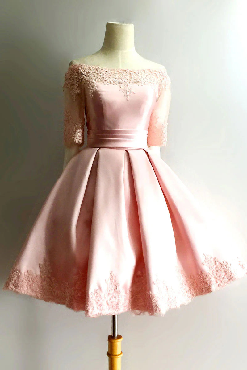 Robe de soirée courte en dentelle rose
