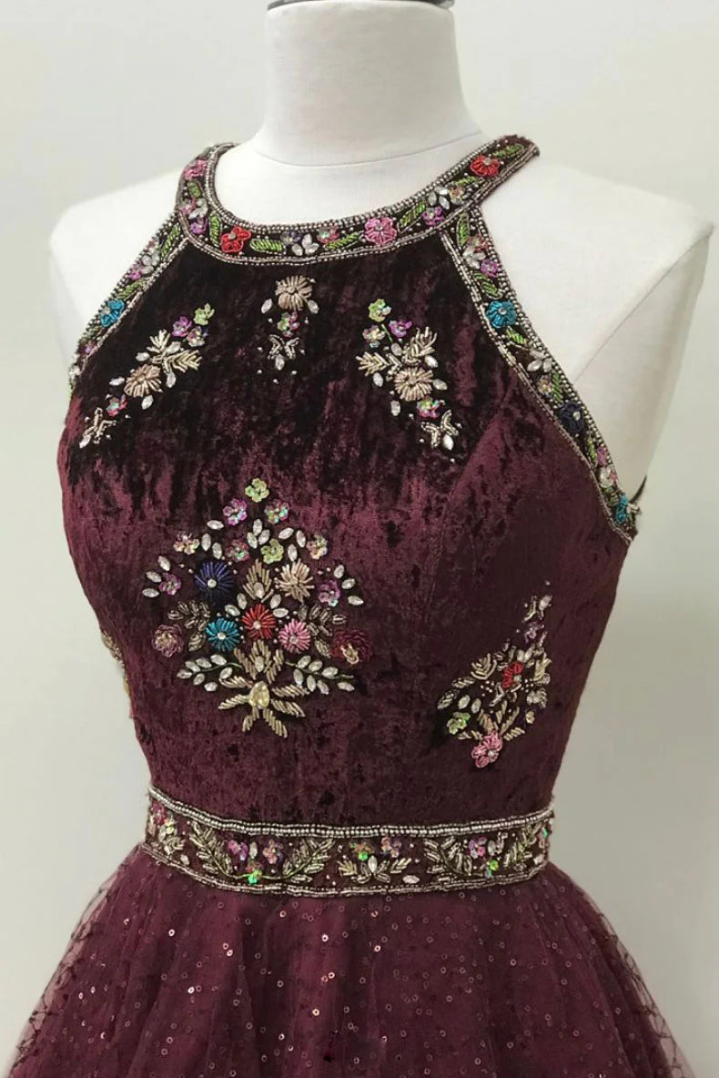 Vestido corto de fiesta con cuello redondo y cuentas de tul único