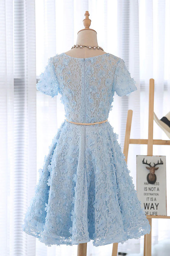 Jolie robe de soirée courte bleue en dentelle 3D