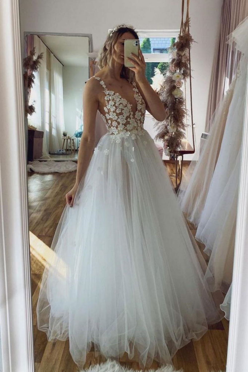 Weitese Beautiful A Line Deep V Neck White Long Prom Dress with Appliques