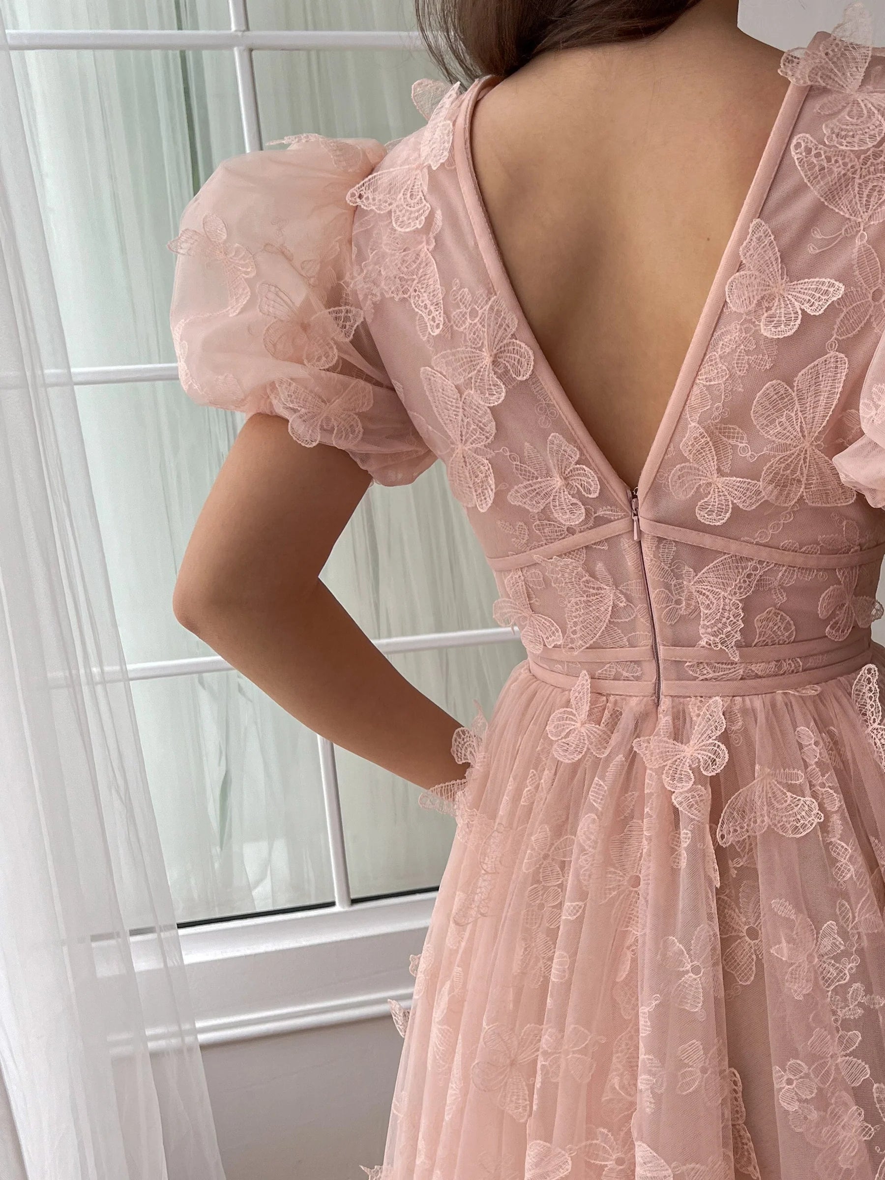 Robe de bal de fin d'année trapèze/princesse, col en V, manches courtes, longueur au sol