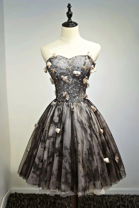 Robe de soirée courte en tulle et dentelle noire