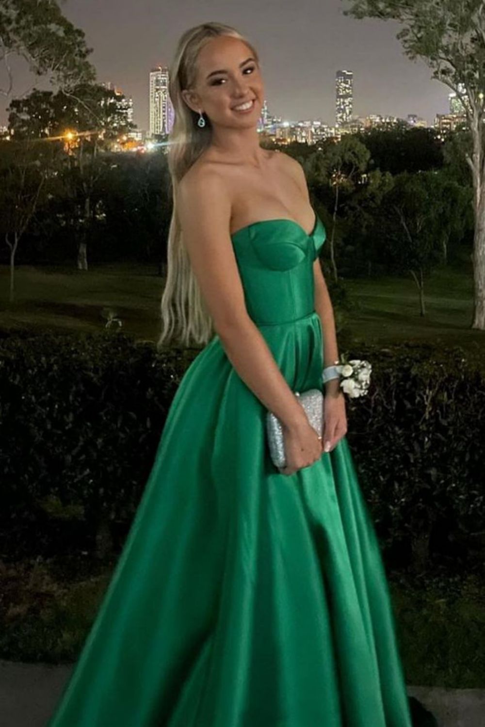 Weitese Princess A Line Sweetheart Green Long Prom Dress with Split Front