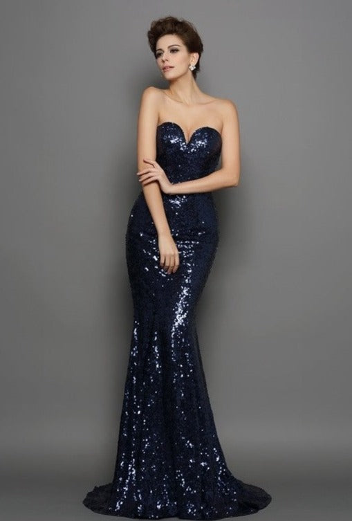 Robe longue à sequins et décolleté en cœur sans manches