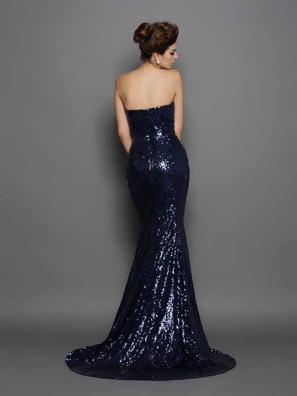 Robe longue à sequins et décolleté en cœur sans manches
