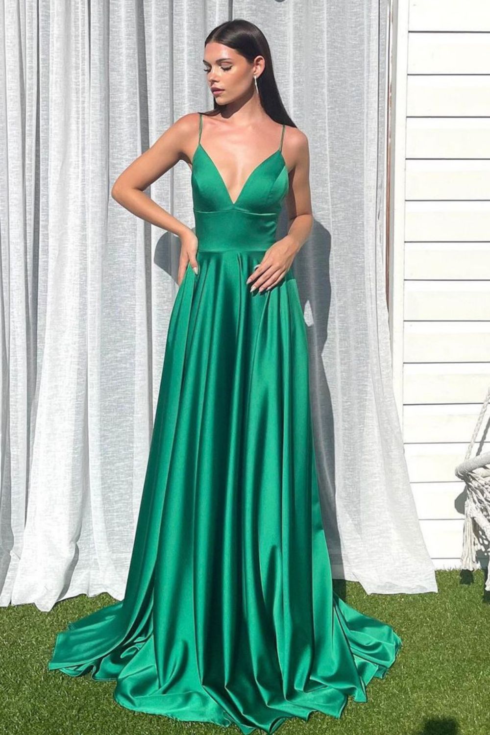 Weitese Simple A Line Spaghetti Straps Green Long Prom Dress with Split Front