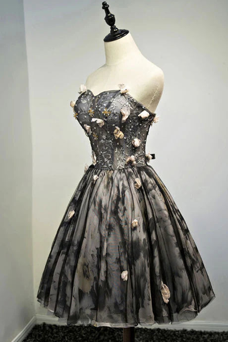 Robe de soirée courte en tulle et dentelle noire