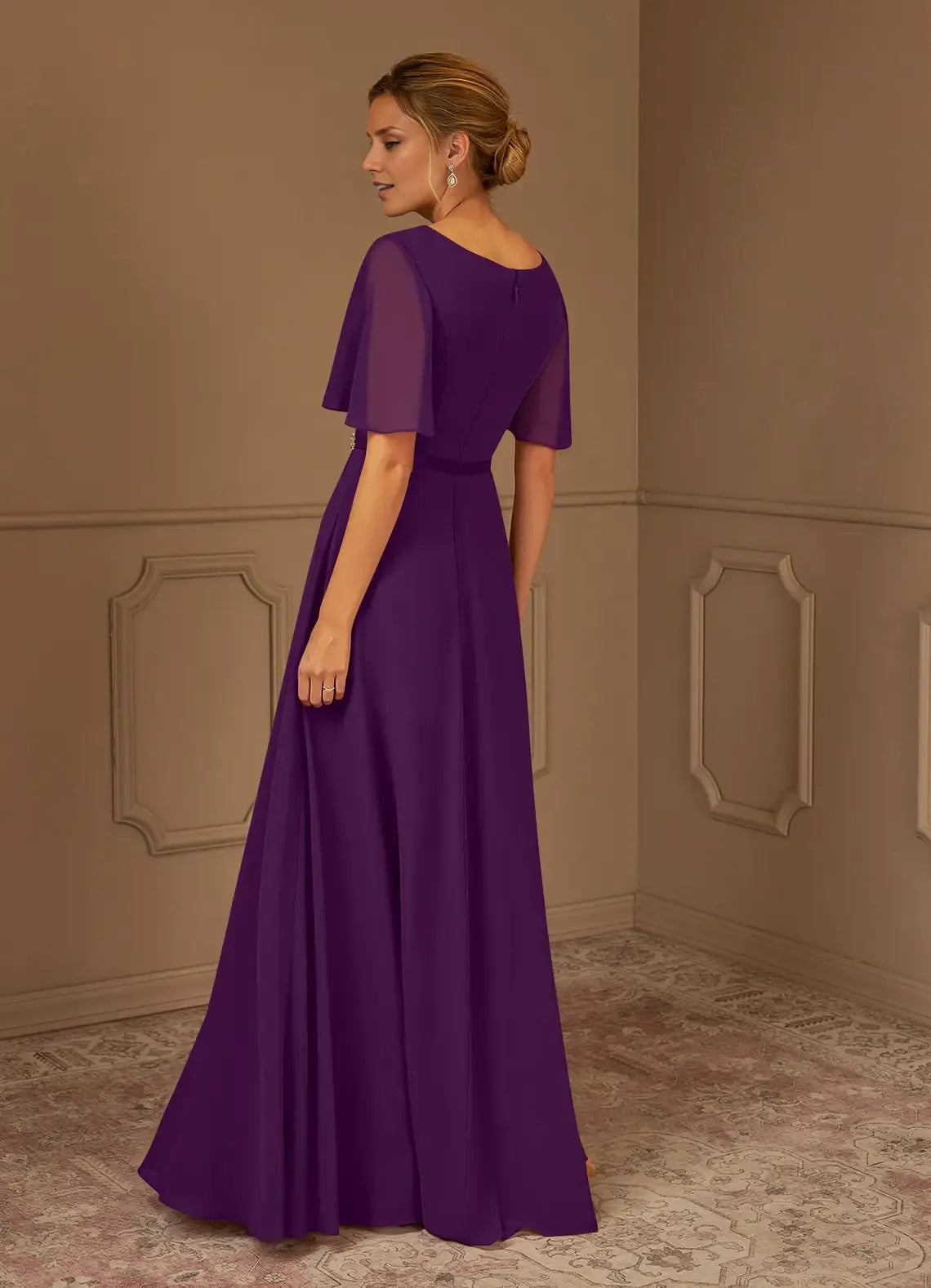 Robe Weitese Raisin Col V En Mousseline Plissée A-Line Robe de Soirée Mère de la Mariée Manches Volantes Minimaliste Grande Taille Robes Mère du Marié 