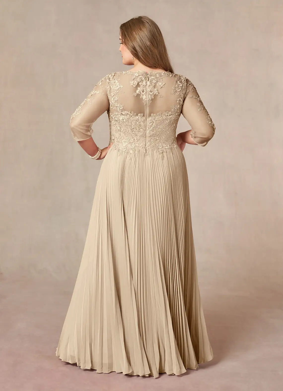 Robe de mère de la mariée grande taille, coupe trapèze, en mousseline de soie, longueur au sol, manches trois-quarts, couleur unie, moderne, dos en V, col rond (copie) 