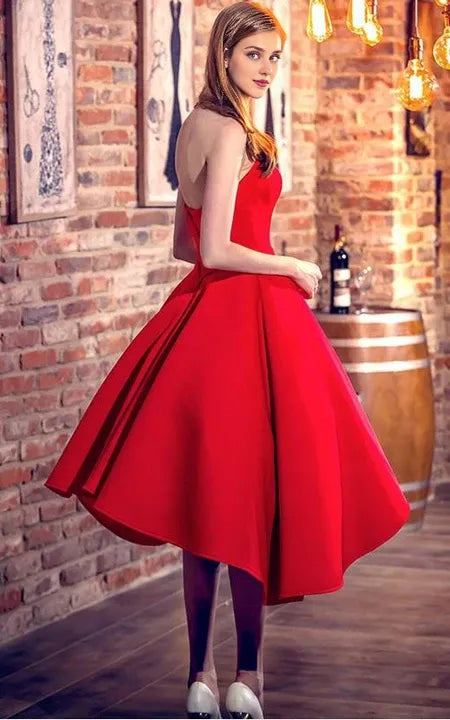 Robe de bal asymétrique sans manches à décolleté en cœur et coupe trapèze 