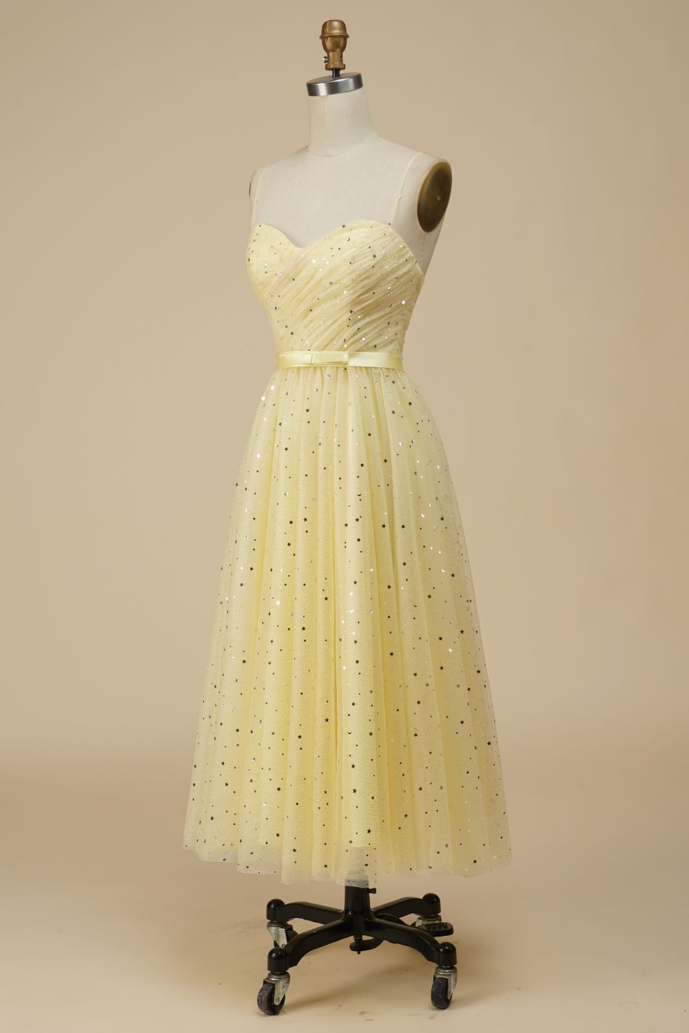 Vestido de fiesta de tul con escote en forma de A y lentejuelas de Weitese