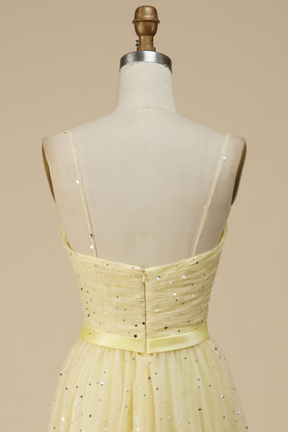 Vestido de fiesta de tul con escote en forma de A y lentejuelas de Weitese