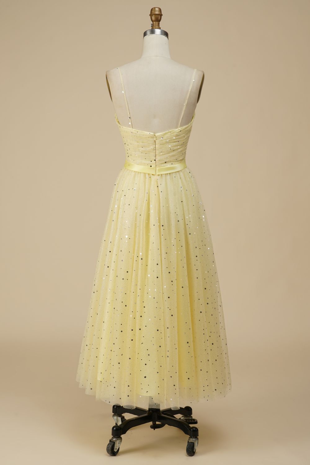 Vestido de fiesta de tul con escote en forma de A y lentejuelas de Weitese