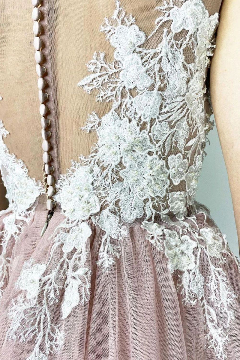 Vestido de fiesta Weitese con corte A, mangas cortas y apliques