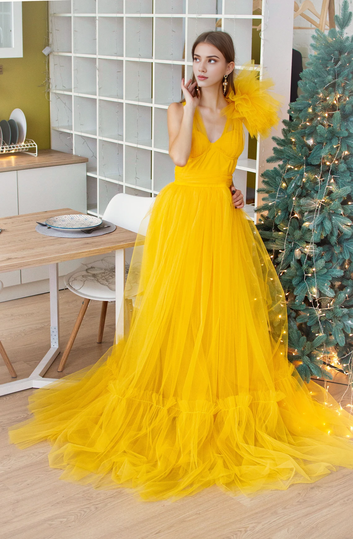 Robe de soirée trapèze en tulle, col en V, dos nu, sans manches, longueur au sol 