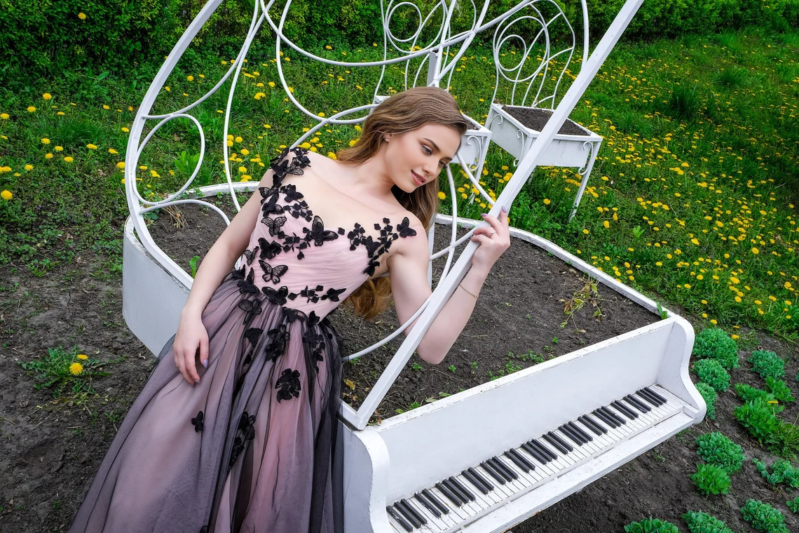 A-line Elegant Round Neck Sleeveless Floor Length Hight Slit Wedding Prom Party Dress With Butterful Applique