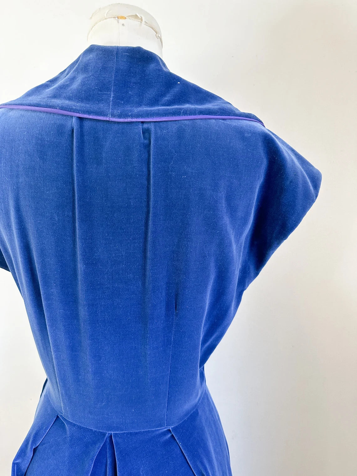 A-line Evening Dress Vintage Blue Velvet Maxi Dress Chic Round Neck Party Dress