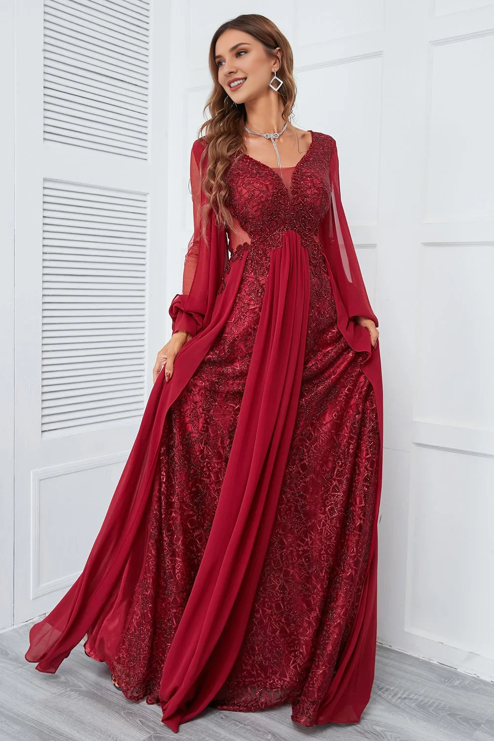 Robe de bal trapèze bordeaux à manches longues et perles, longueur au sol, avec dentelle 