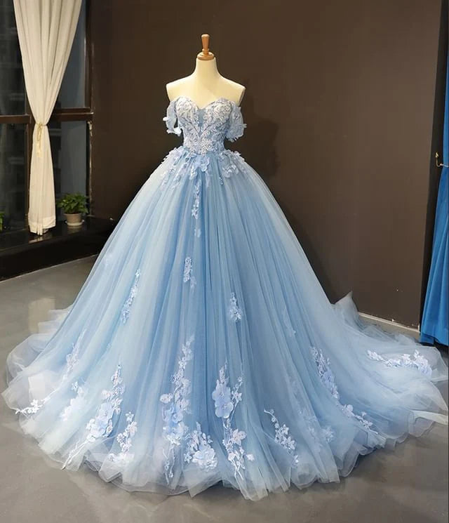 Robe de soirée trapèze en tulle, épaules dénudées, dos nu, dentelle, traîne, avec appliques 