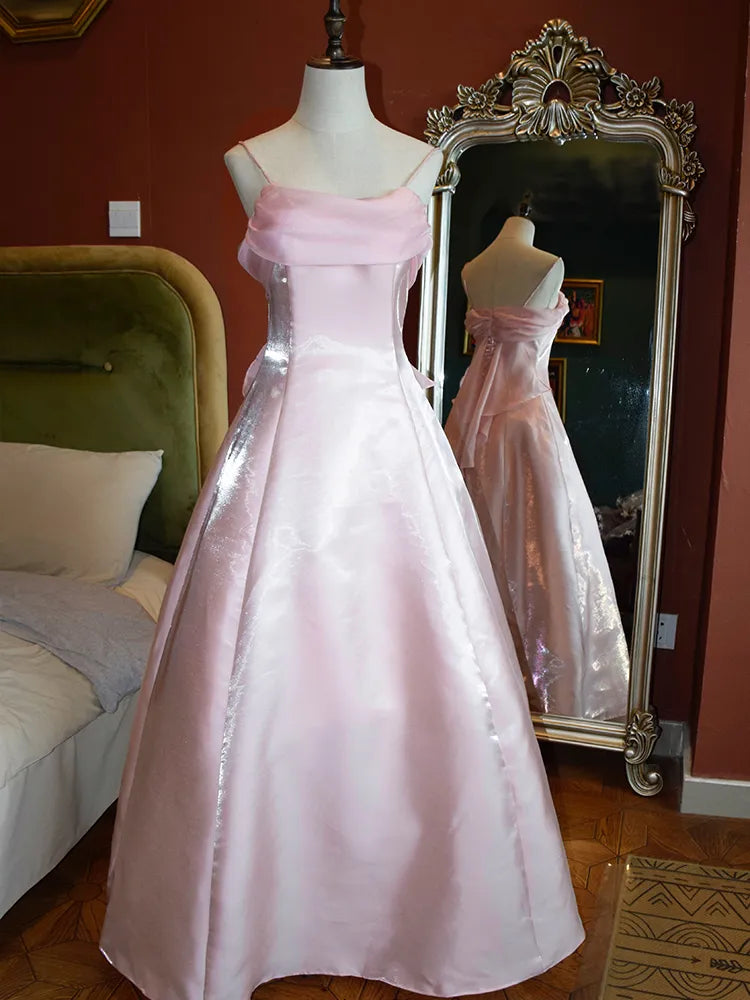 Robe de soirée princesse vintage en satin à bretelles spaghetti et épaules dénudées