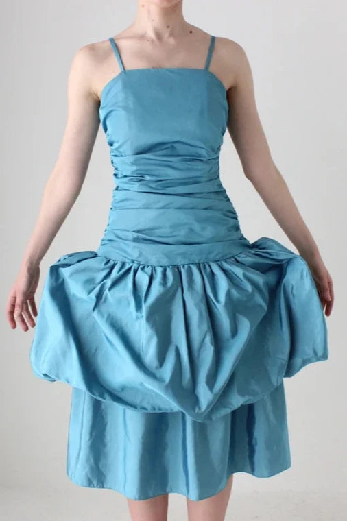 Robe de bal trapèze à bretelles spaghetti et robe de cocktail bustier à volants chic 