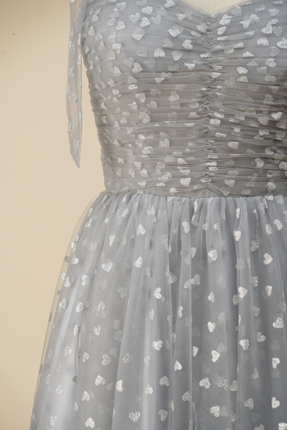 Vestidos de fiesta de tul con tirantes finos, corte A y longitud hasta la rodilla de Weitese