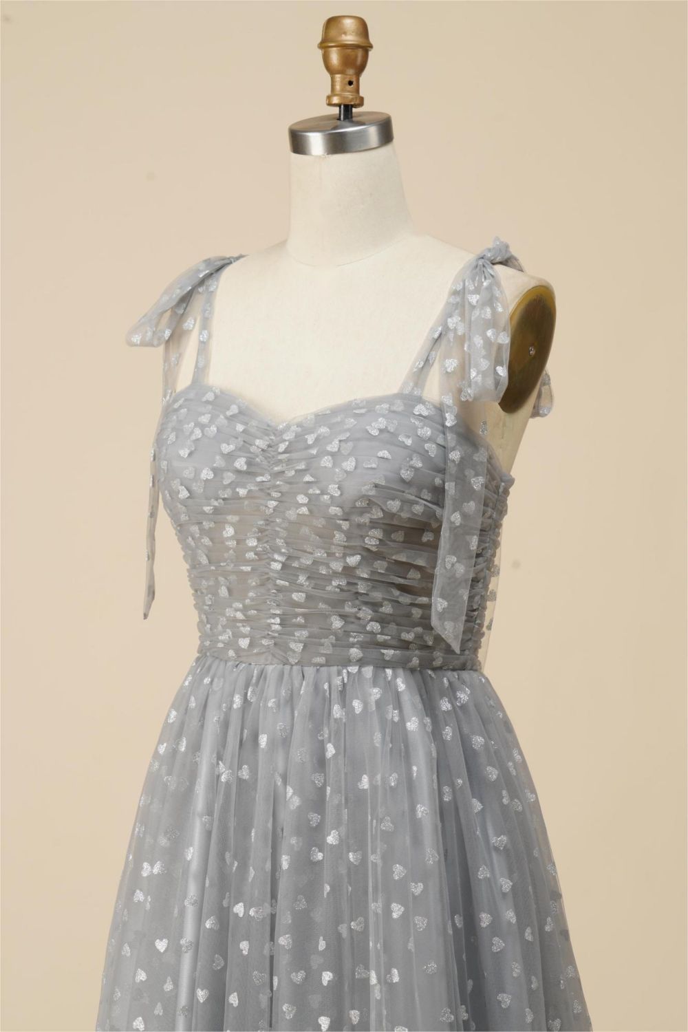 Vestidos de fiesta de tul con tirantes finos, corte A y longitud hasta la rodilla de Weitese