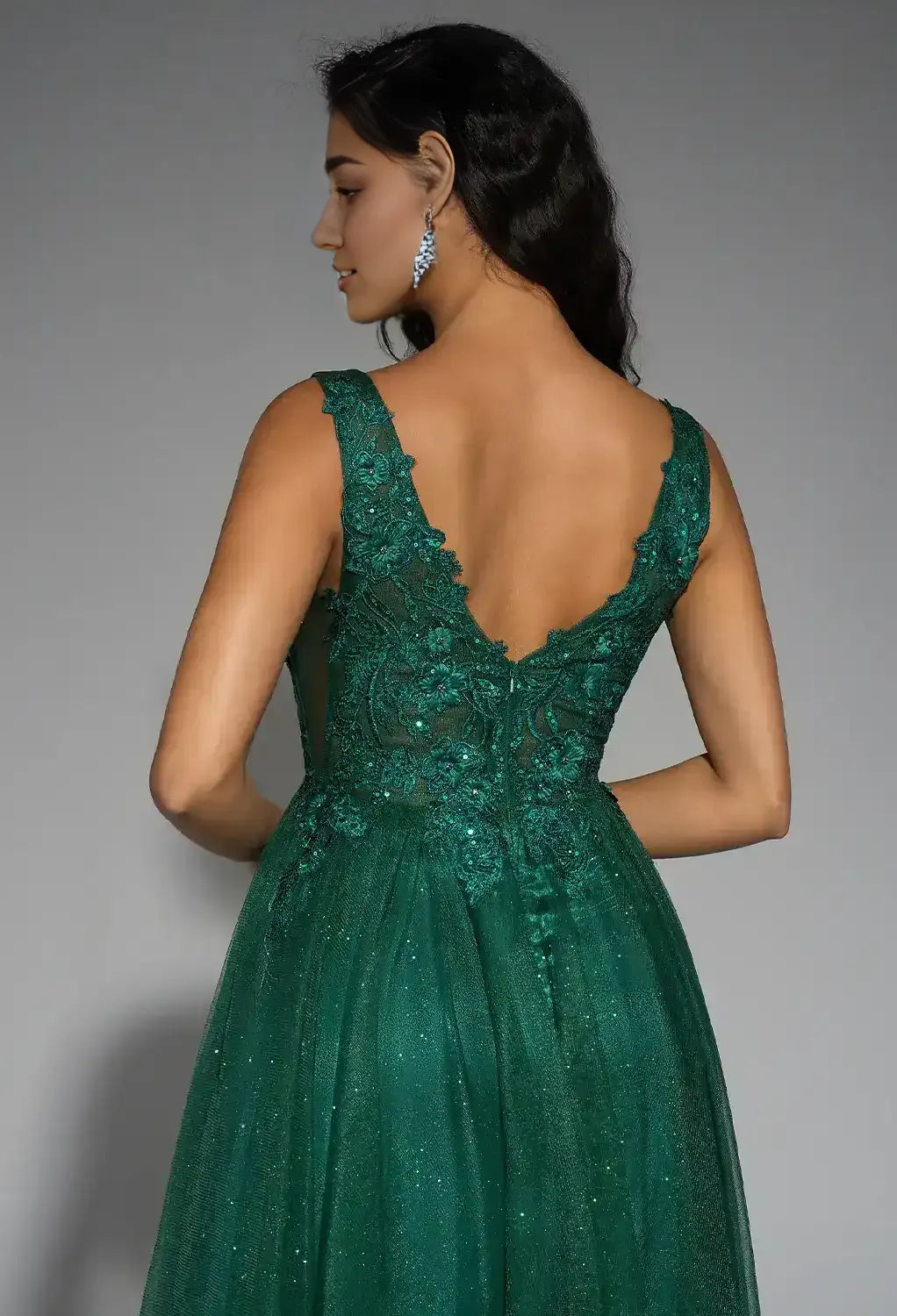 A-line V-Neck Regular Straps Floor Length Prom Dresses Tulle Sleeveless Applique Affordable Tulle Evening Dresses