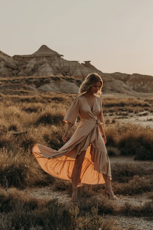 Robe de soirée trapèze à col en V et manches courtes, à lacets et longueur cheville 