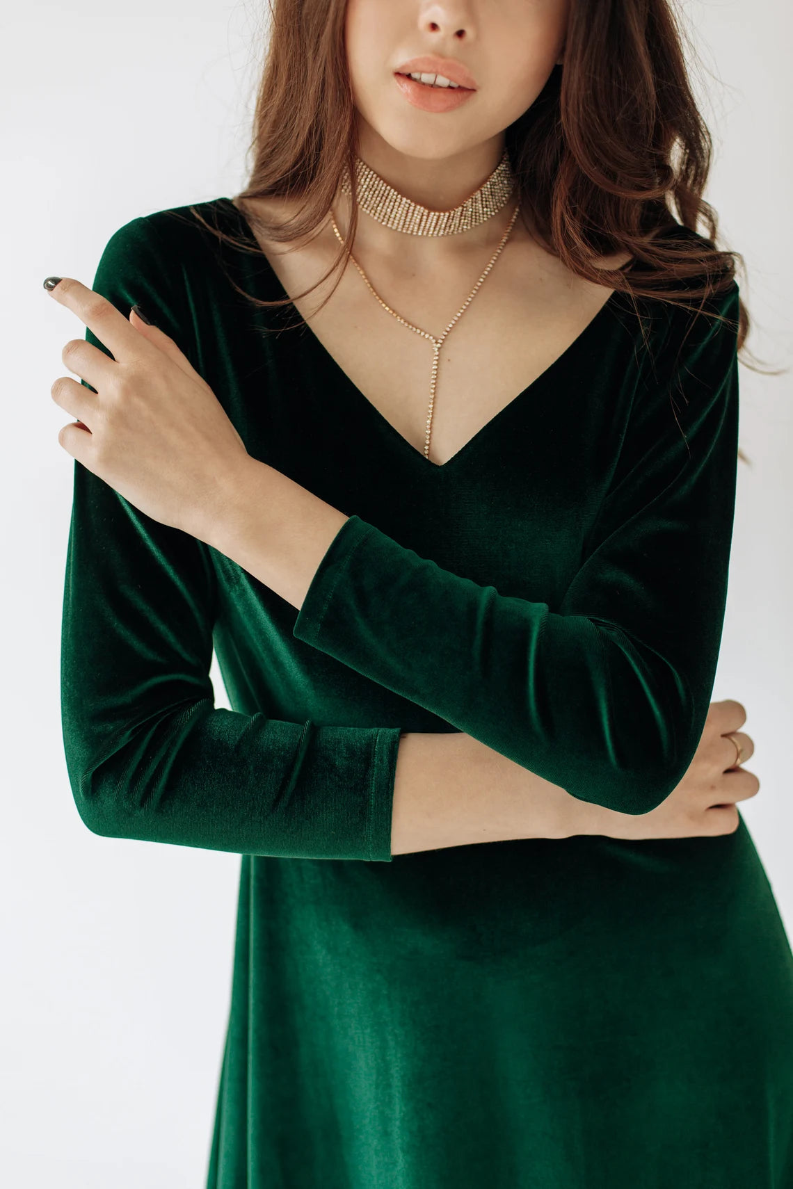 Vestido elegante de terciopelo con mangas largas, escote en V y largo hasta los tobillos para dama de honor. 