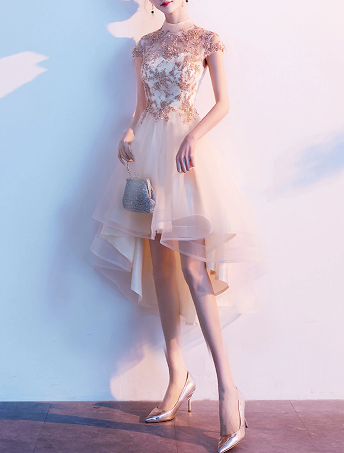 Vestidos de cóctel de corte A, estilo chino, para invitados de boda, de regreso a casa, asimétricos, de manga corta, cuello alto, de tul con pliegues y apliques.