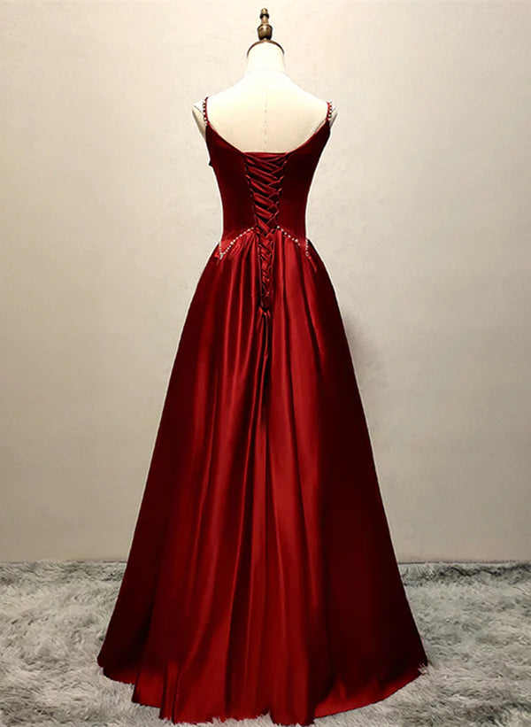Vestido de fiesta largo con tirantes de satén rojo vino y cuentas