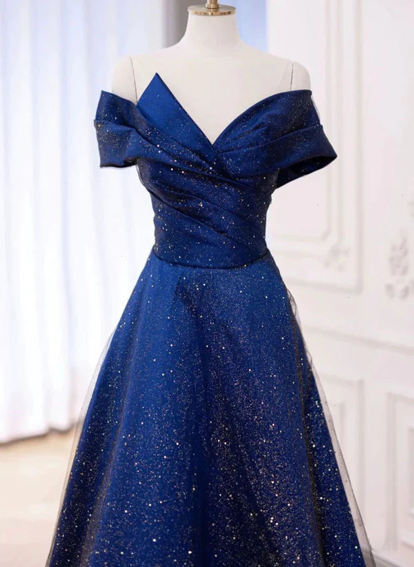 Robe de bal bleu marine en tulle et dentelle à manches longues