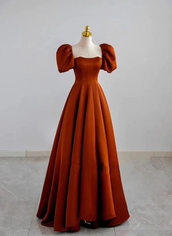 Vestido formal largo de satén con mangas cortas y corte en A