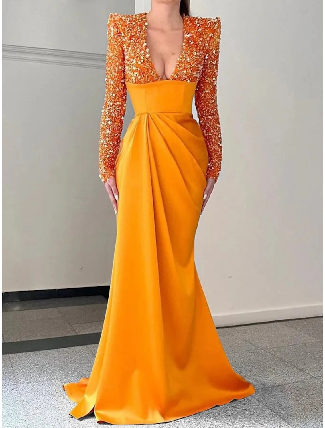 Weitese Mermaid / Trumpet Evening Gown Elegant Dress Formal Sweep / Brush Train Long Sleeve V Neck Satin with Pleats Sequin