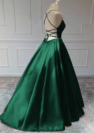 Vestido de fiesta largo sencillo de satén verde con espalda descubierta
