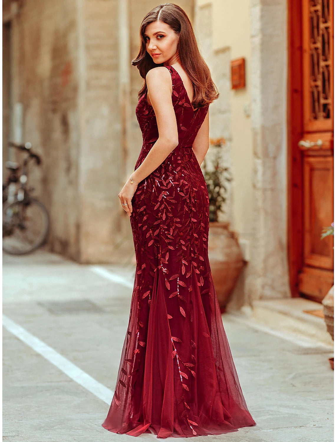 Mermaid Dress Sparkle Red Green Dress Prom Formal Evening Valentine‘s Day Dress V Neck V Back Sleeveless Floor Length Tulle with Sequin Appliques