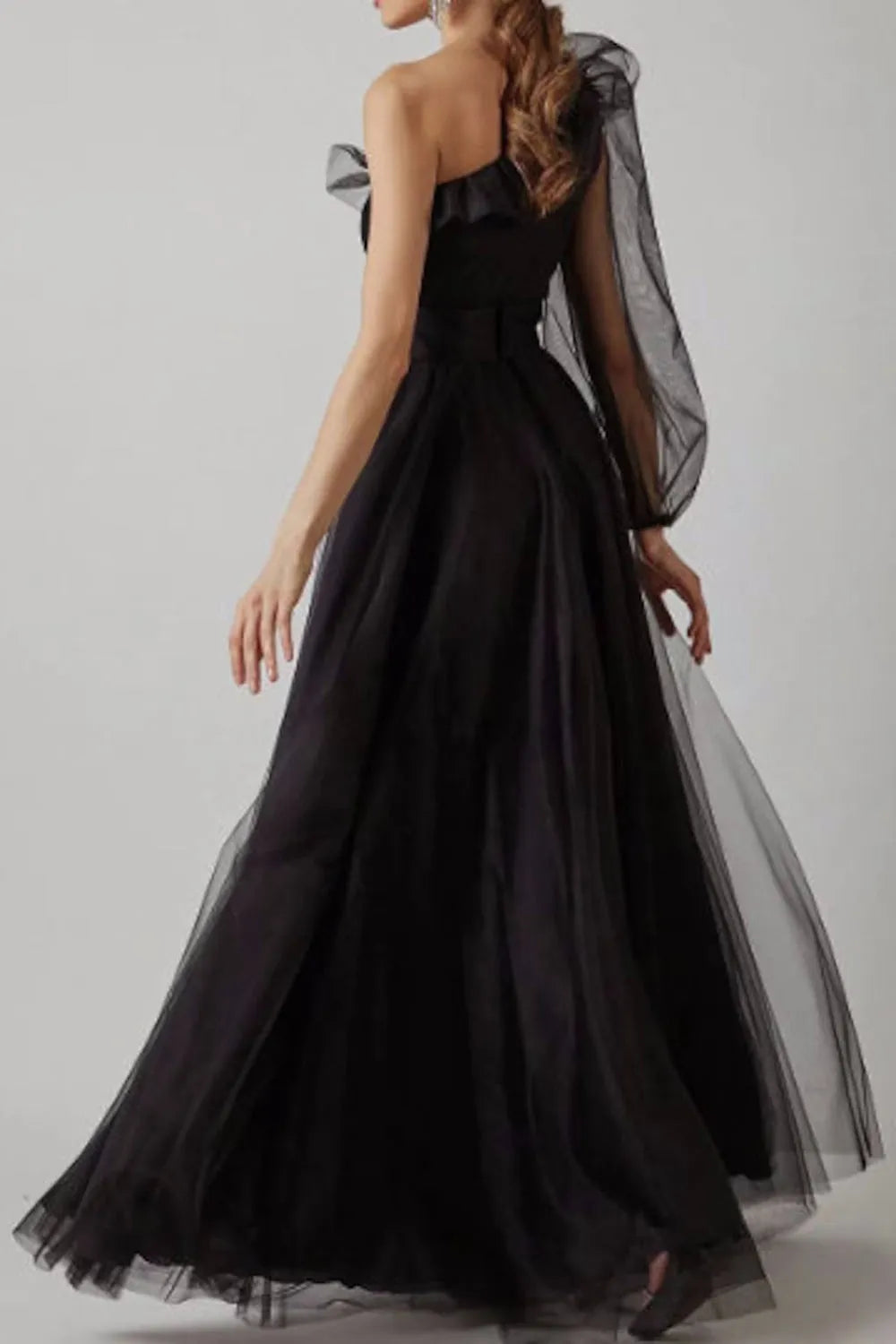 Robe de bal noire asymétrique à une épaule et fente au sol, manches longues 