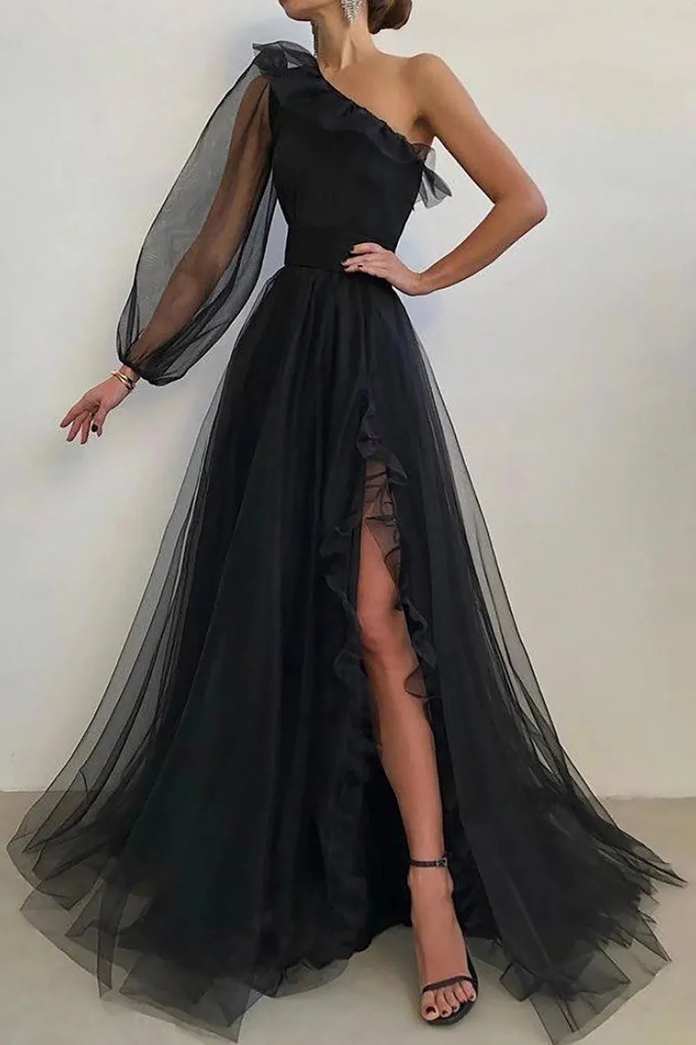 Robe de bal noire asymétrique à une épaule et fente au sol, manches longues 