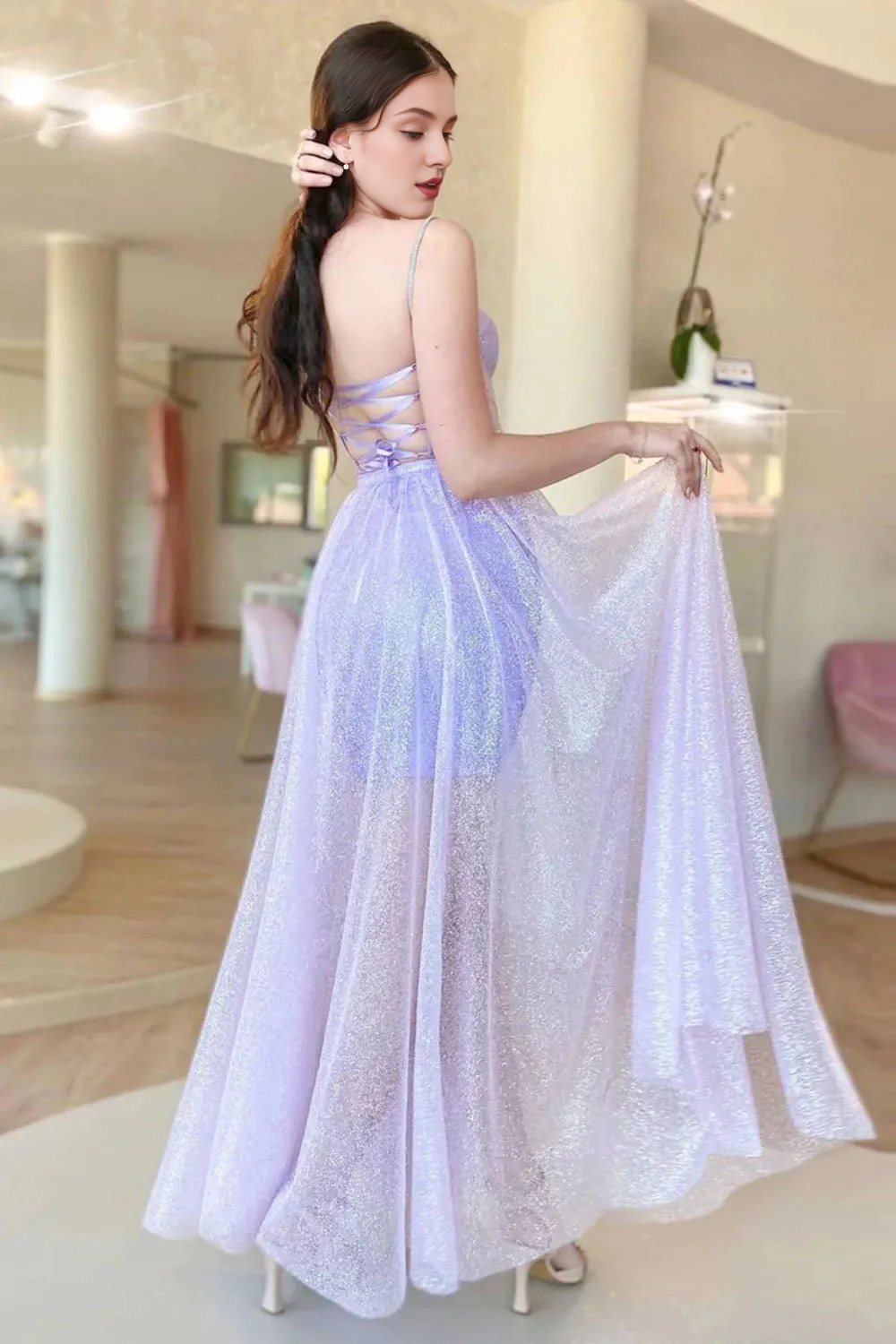 Vestido de fiesta de tul con tirantes finos, corte A, color lila, con corsé y espalda cruzada 